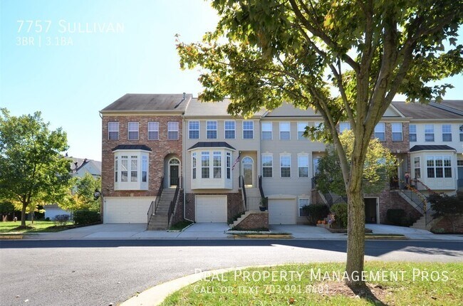 Building Photo - Beautiful TH in Island Creek of Alexandria!