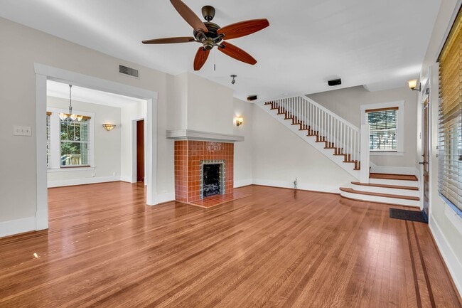 Building Photo - 1117 Harvard St