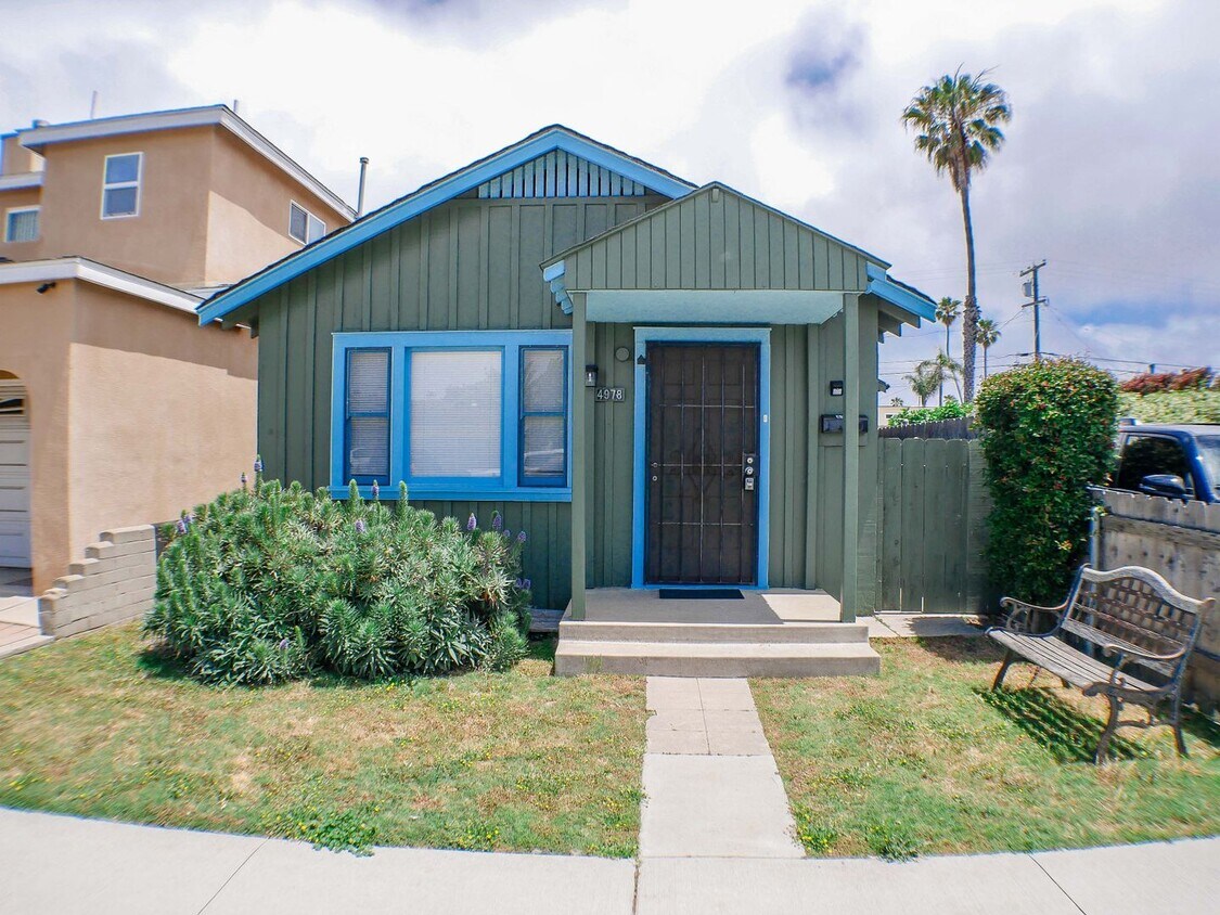 Primary Photo - Historical Cottage!