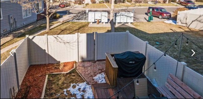 Foto del edificio - 9645 W Chatfield Ave