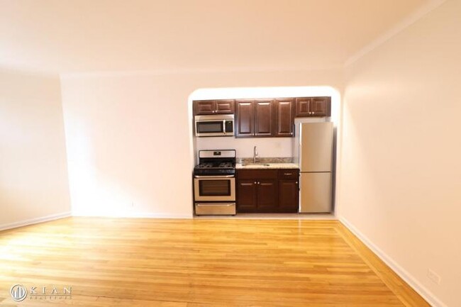 Foto del edificio - 0 bedroom in Flushing NY 11374