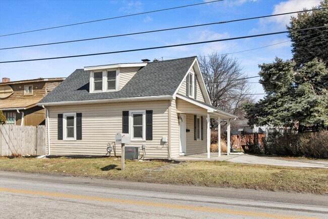 Building Photo - Cozy 2 Bedroom Cape Cod located in Fireside