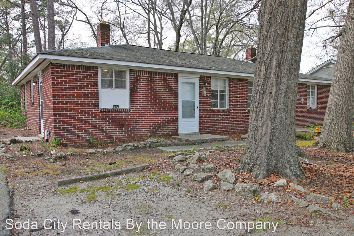 Primary Photo - 2 br, 1 bath House - 913 Central Drive