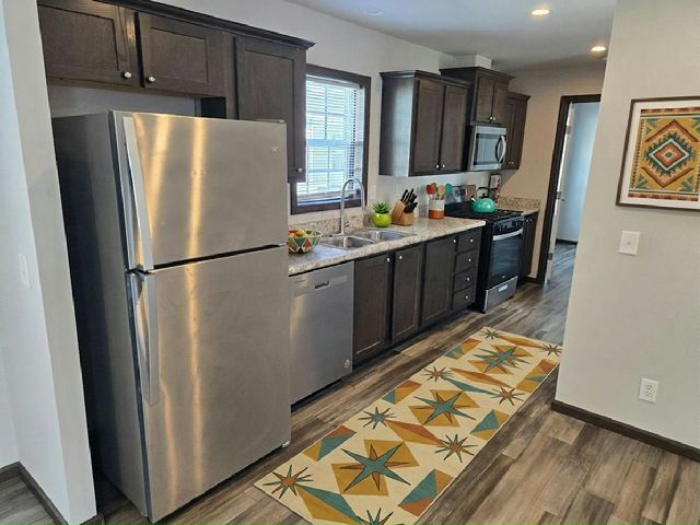 Foto del edificio - 24 Wood Dr