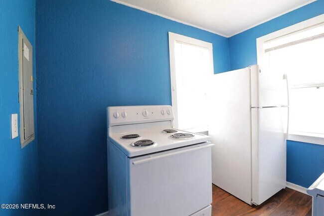 Foto del edificio - 1243 W 25th St