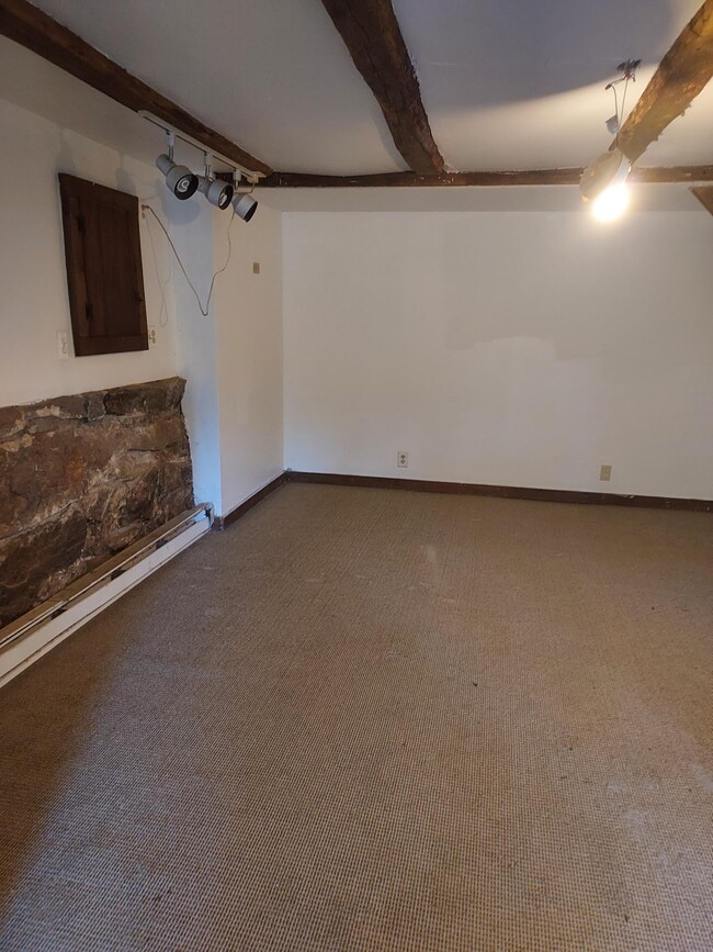 Foto del edificio - 329 Kent Rd