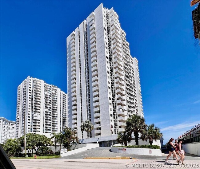 Foto del edificio - 1370 S Ocean Blvd