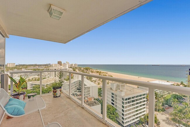 Foto del edificio - 3000 Holiday Dr