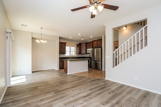 Foto del edificio - 4697 E Redfield Rd
