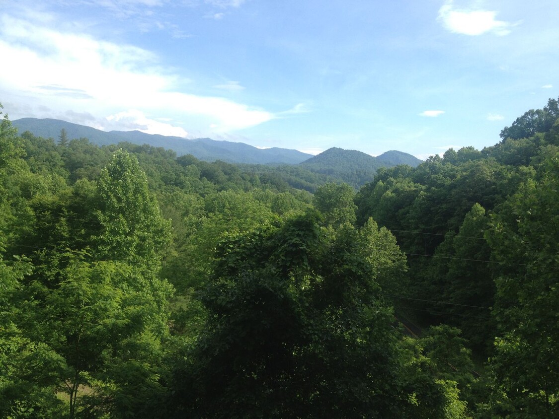 Primary Photo - Beautiful Mountain Home with Long Range Vi...