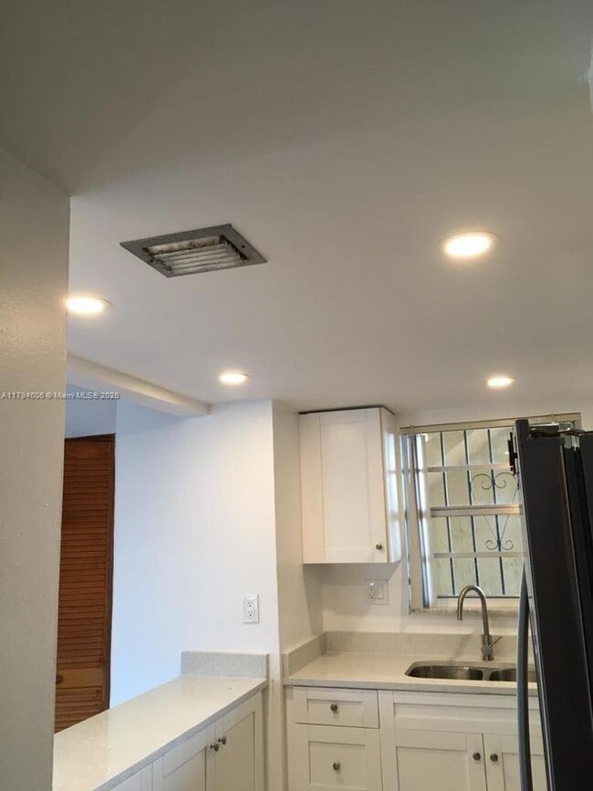 Foto del edificio - 8897 Fontainebleau Blvd