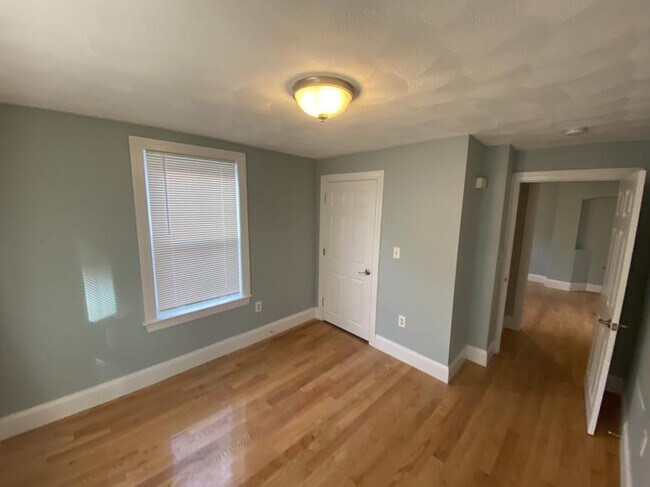 Building Photo - 2 bedroom in Somerville MA 02144
