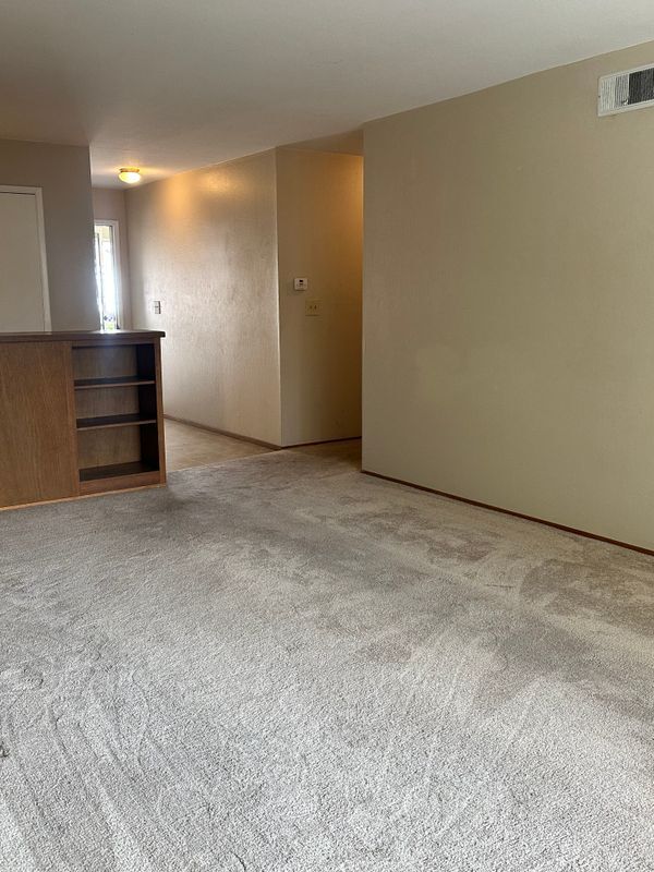 Building Photo - 715 Caliente Ave