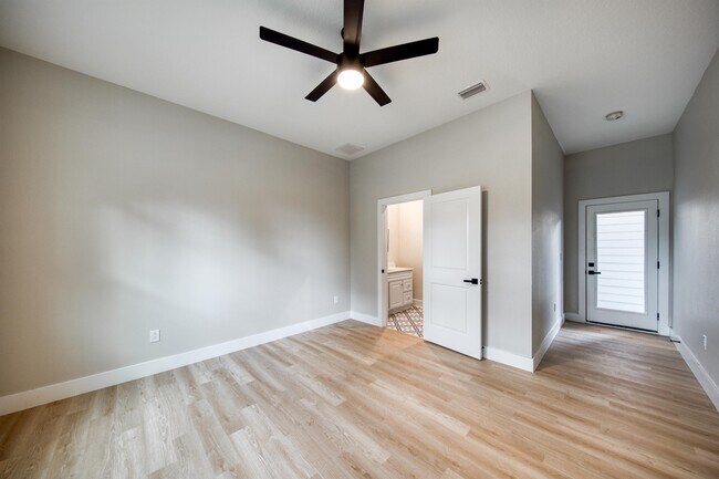 Foto del edificio - 4338 15th St N