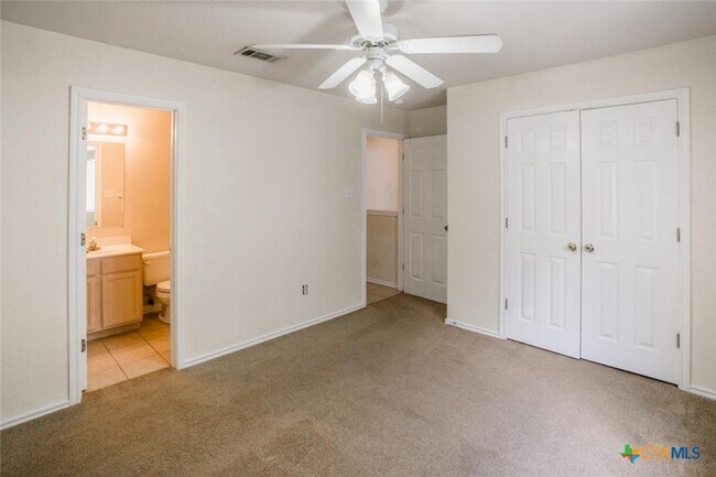 Foto del edificio - 881 Sagewood Trail