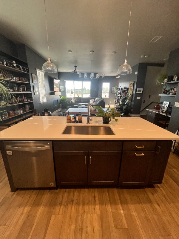 Foto del edificio - 1585 W 68th Ave