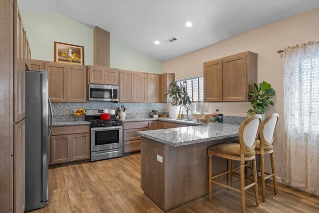 Building Photo - 3852 Cadence Ln