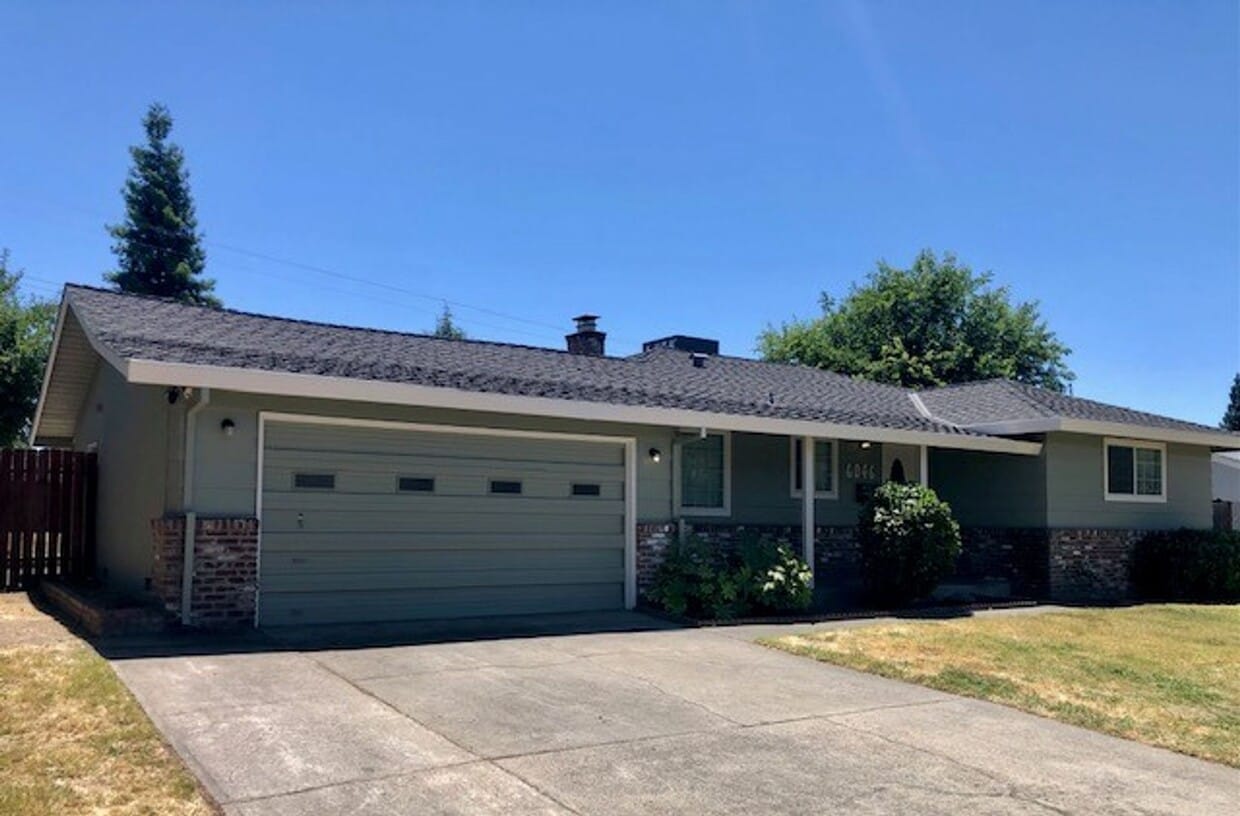 Foto principal - Nice 3 bed, 2 bath home in Carmichael