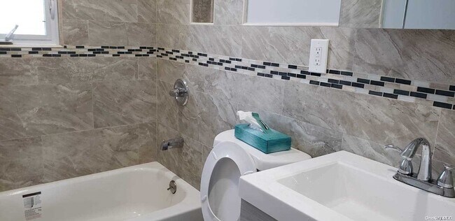 Foto del edificio - 259-5 145th Ave