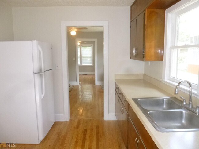 Foto del edificio - 225 Lowry St NE