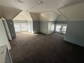 Building Photo - 204 Broad Ave NW