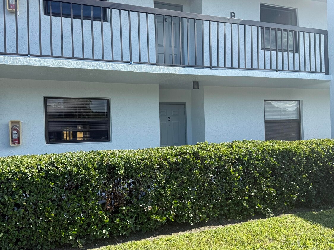 Primary Photo - 1270 SE Parkview Pl