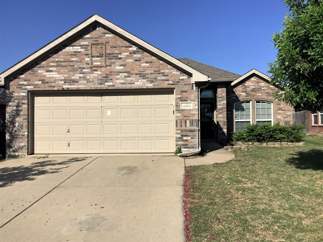 1623 Country Hills Drive House Rental in Waxahachie, TX