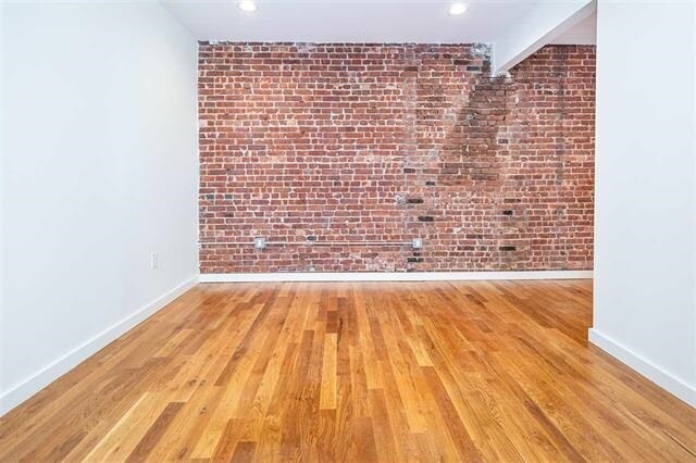 Building Photo - 512 Park Ave
