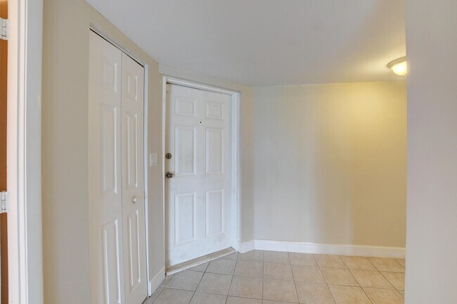 Foto del edificio - 6444 Costa Dr