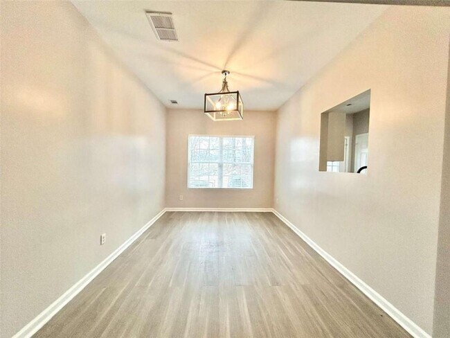 Foto del edificio - 1046 Wheel House Ln