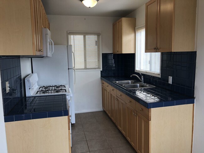 Building Photo - 348 E Providencia Ave