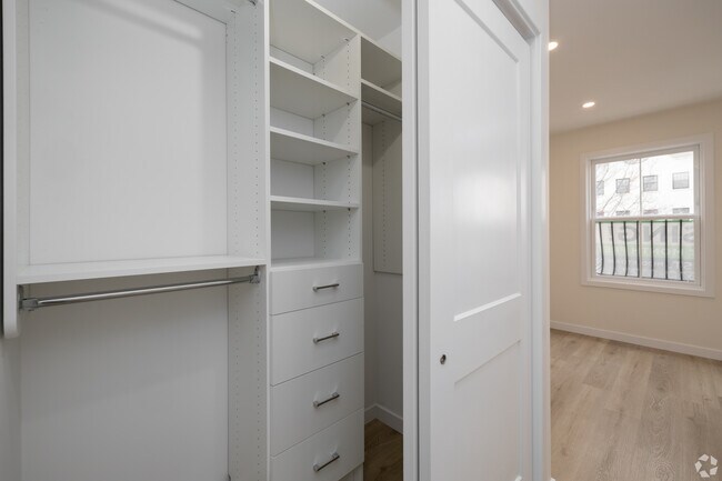 Foto del edificio - 584 Main St