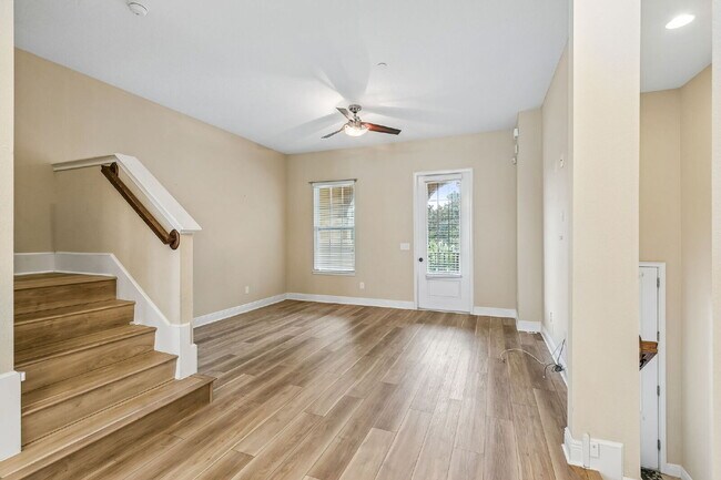 Foto del edificio - Your Spacious Lake Mary Home Awaits | 4BR, 3.5BA & Resort Amenities