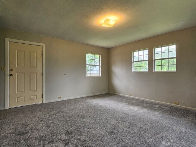 Foto del edificio - Welcome to this charming 3 bedroom, 1.5 ba...