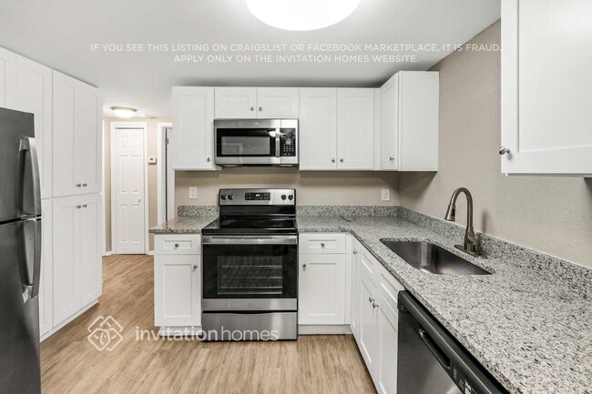 Building Photo - 9410 Rainbow Ln