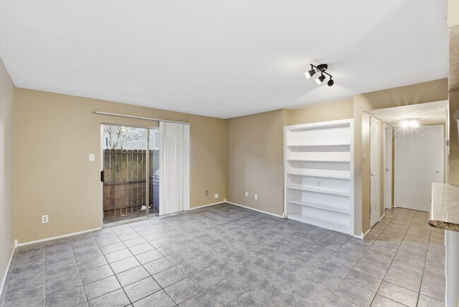 Foto del edificio - 12905 Woodforest Blvd