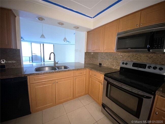 Building Photo - 170 Ocean Ln Dr