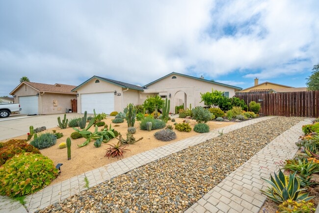 Foto del edificio - 885 Peregrine Ln