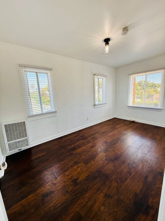 Foto del edificio - 1801 W 39th St
