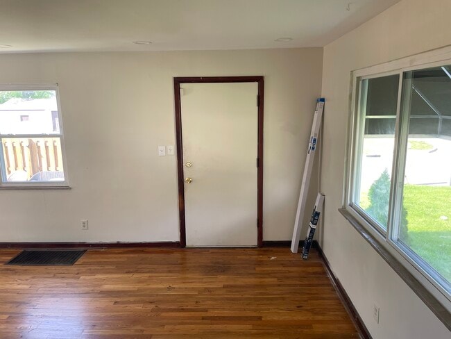 Living Room - 1095 S James Rd