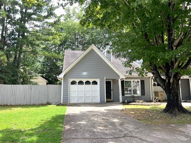 Foto del edificio - 8019 Woodlake Dr
