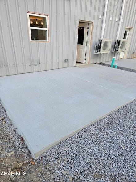 Building Photo - 1654 Quaker Valley Rd