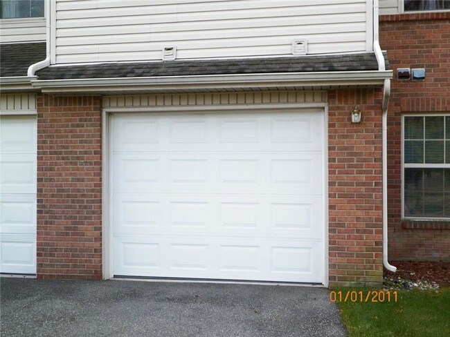 Building Photo - 390 Brookfield Dr