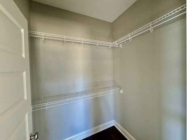 Foto del edificio - 239 Firefly Ln