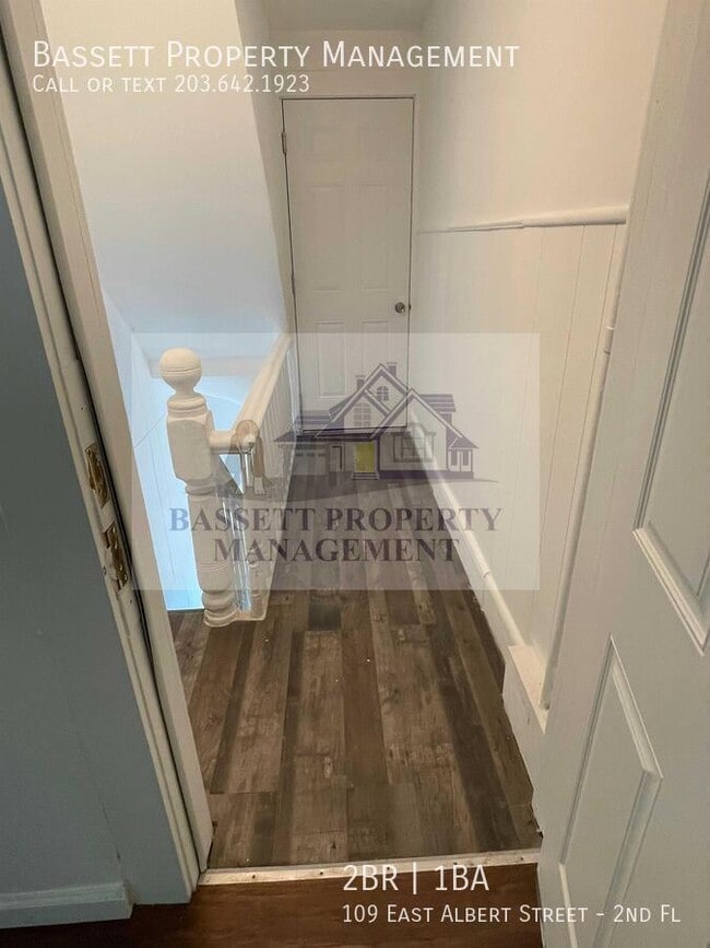 Foto del edificio - 109 E Albert St