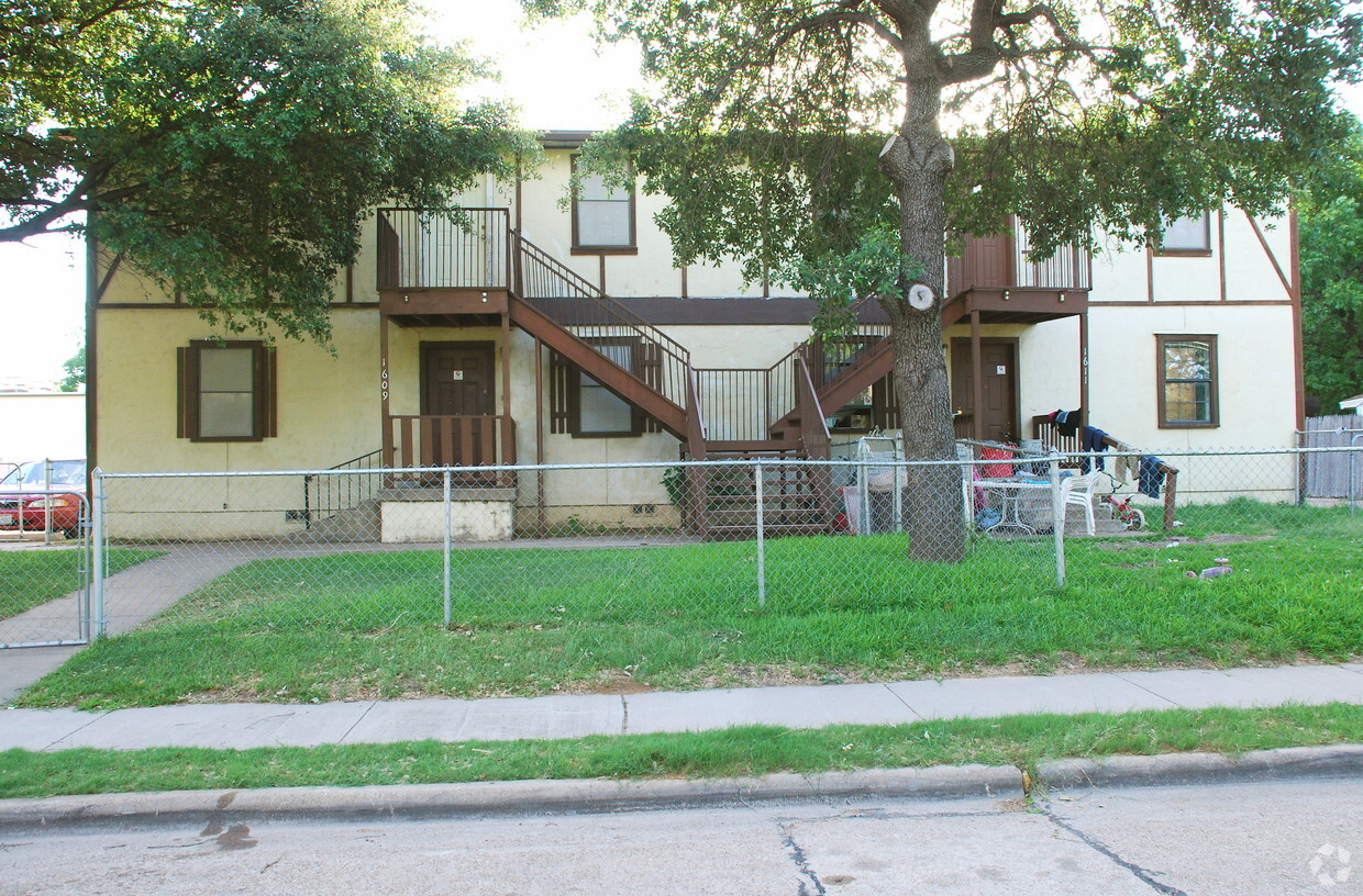 Building Photo - Squirrel Place