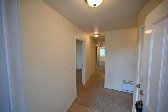 Building Photo - 2 bed 2 bath in Sequim