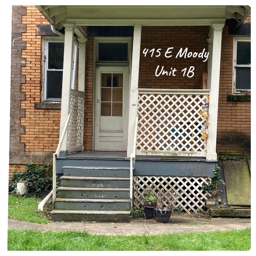 Primary Photo - 415 E Moody Ave