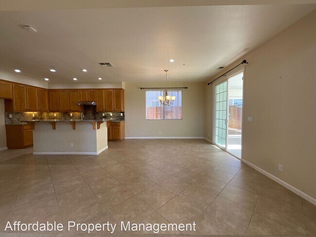 Foto del edificio - 4 br, 2.5 bath House - 5756 Jean Drive