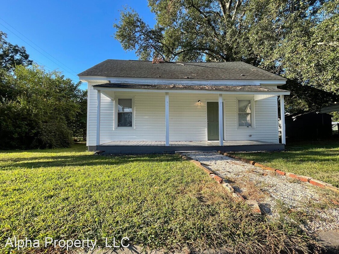 Primary Photo - 2 br, 1 bath House - 4 Stewart Ave